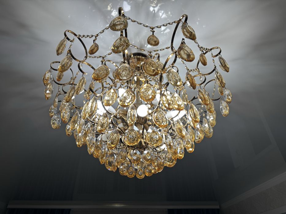 Продам Люстру для гостиной