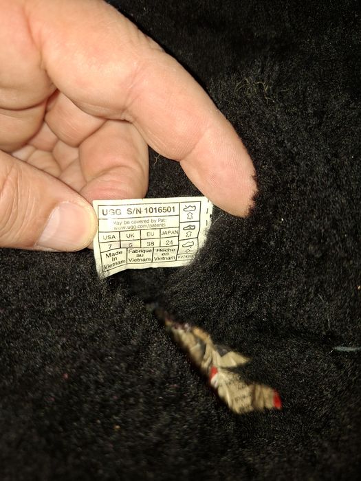 Vând cisme UGG originale nr 38