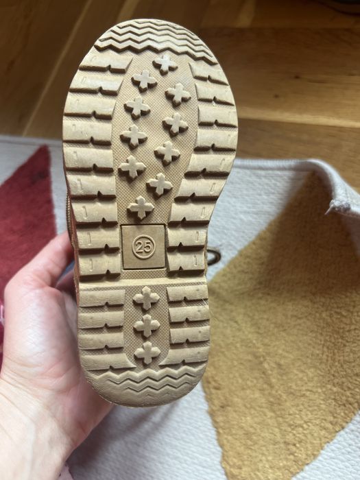 Детски еденни обувки лидл 25номер