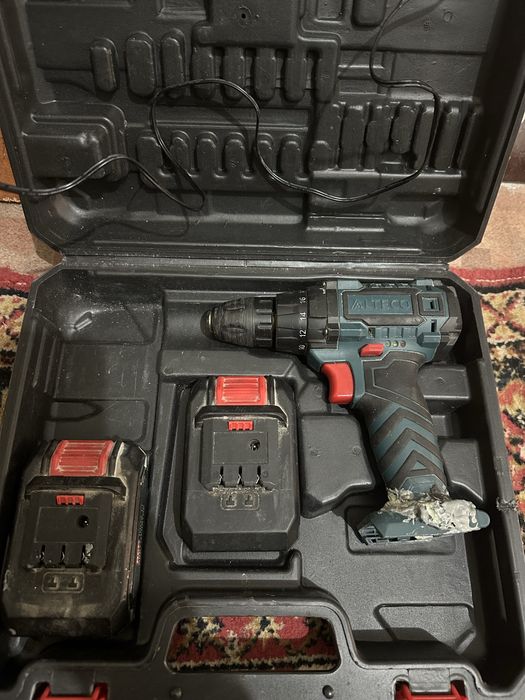 Шуруповерт в рабочем состоянии