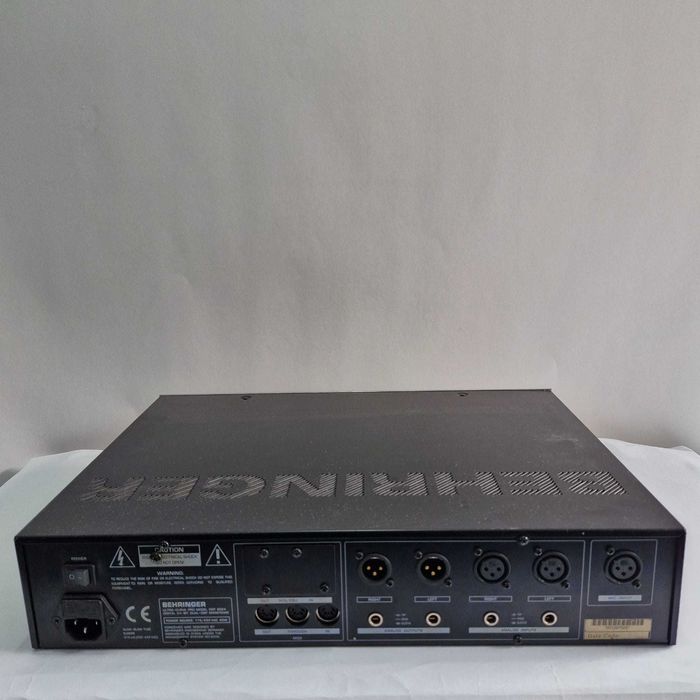 Liquid Money vinde - Behringer DSP8024