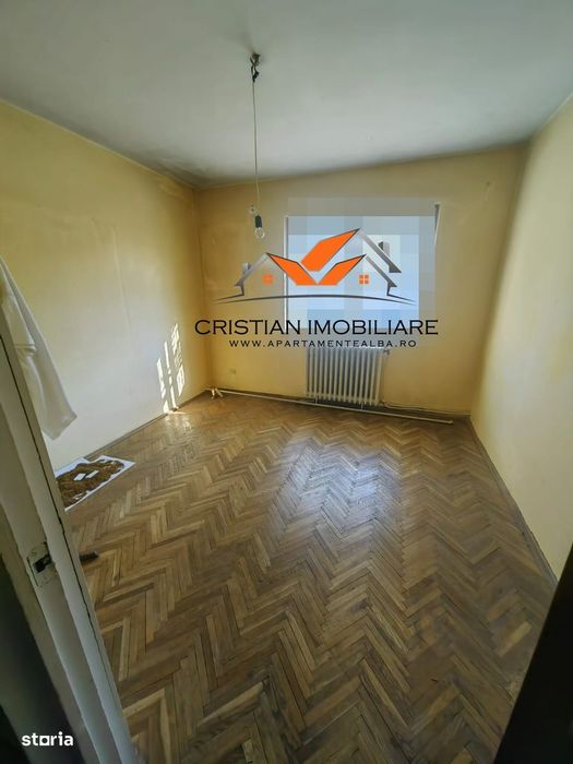 Apartament 3 camere decomandat, foste proprietati, Cetate-Closca!