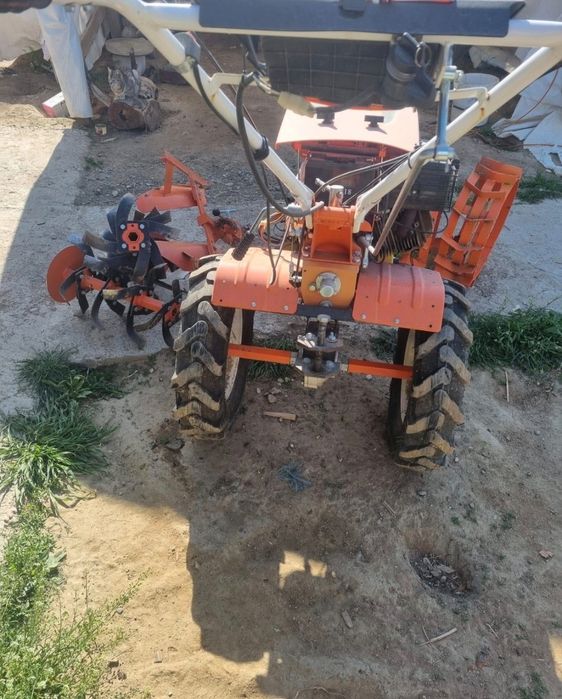 Vând ft urgent motocultor ruris 18cp, aproape nou