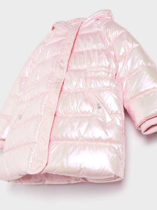 Капитонирано холограмно яке