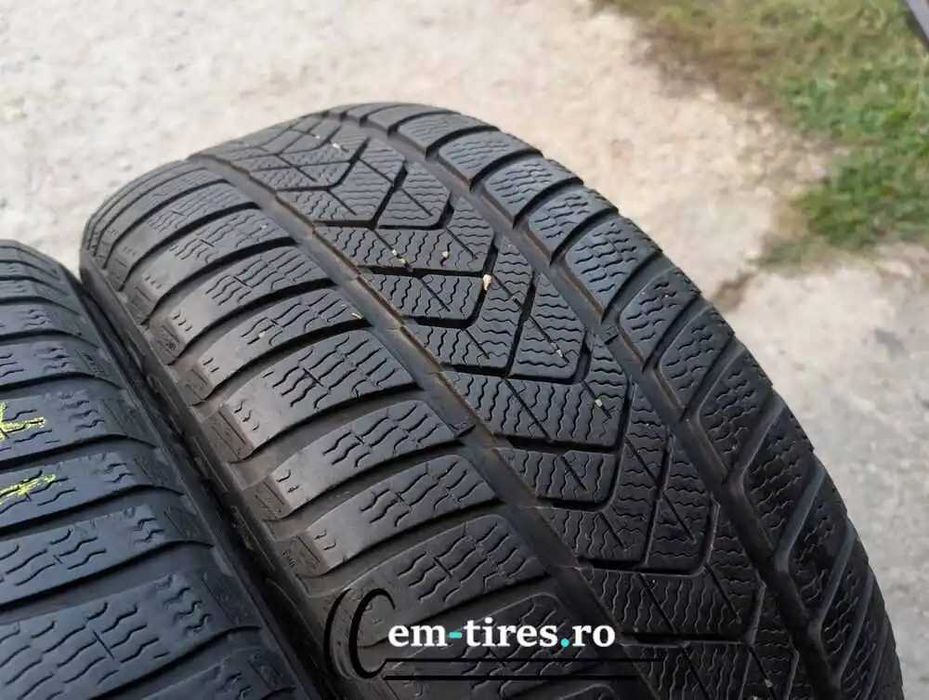 SET 2 Anvelope Iarna 245/45 R18 PIRELLI Sottozero 3 100V - Runflat