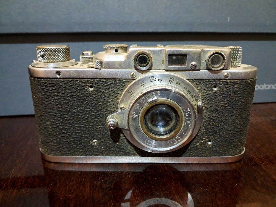 > Продавам оригинален двуобективен средноформатен фотоапарат Weltaflex