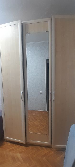 Продам шкаф плательный