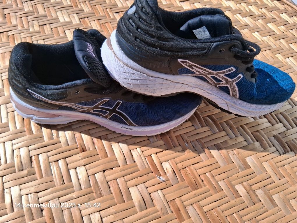 Маратонки asics 41.5 и Nike 42