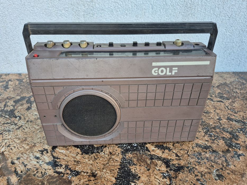 Radio receptor portabil GOLF ,model RP-1525 - nefunctional 

- radi