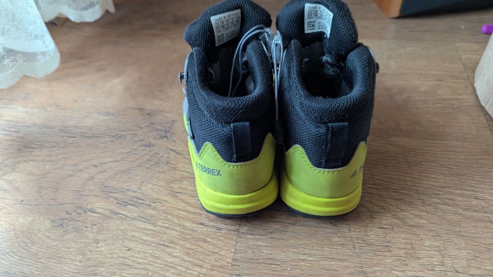 Детски обувки adidas 31.5