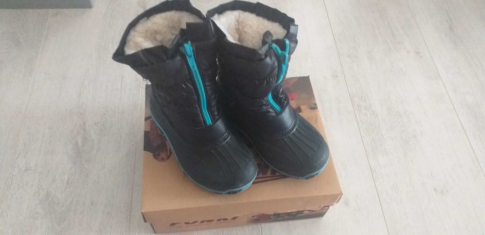 Оригинални маратонки Найк естествена кожа размер 25 за момченце  -40лв