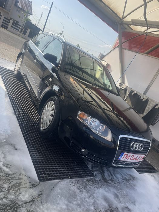 Audi A4 B7.