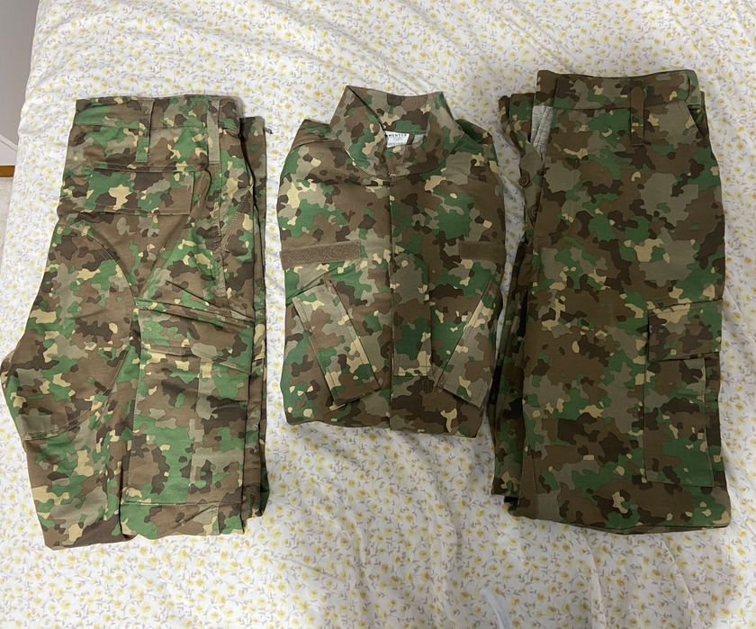 Set haine camuflaj armata