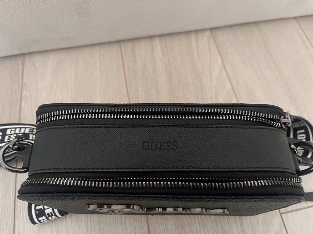 Продавам Чанта Guess