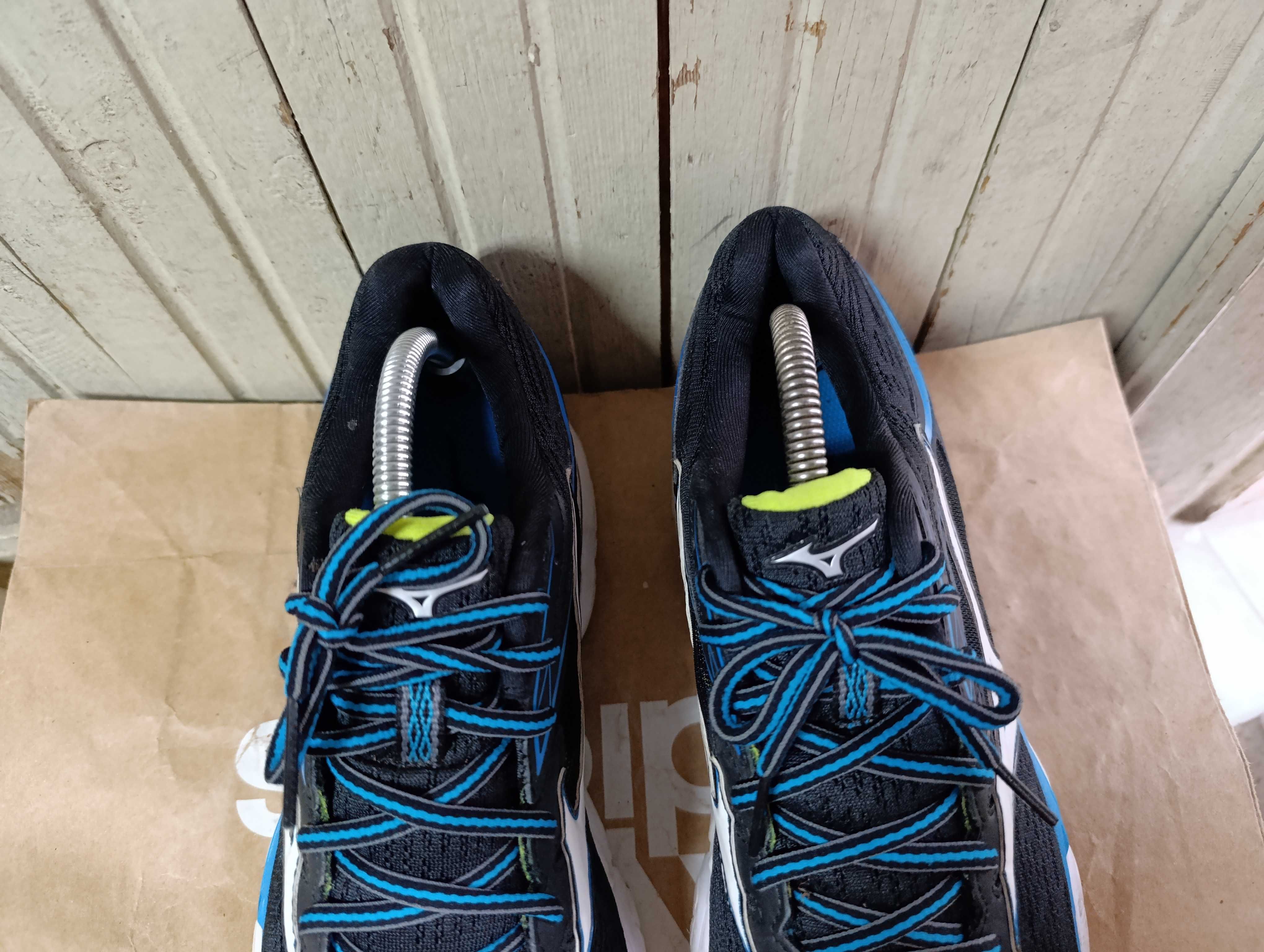 Mizuno WAVE ULTIMA 9''оригинални маратонки 43 номер