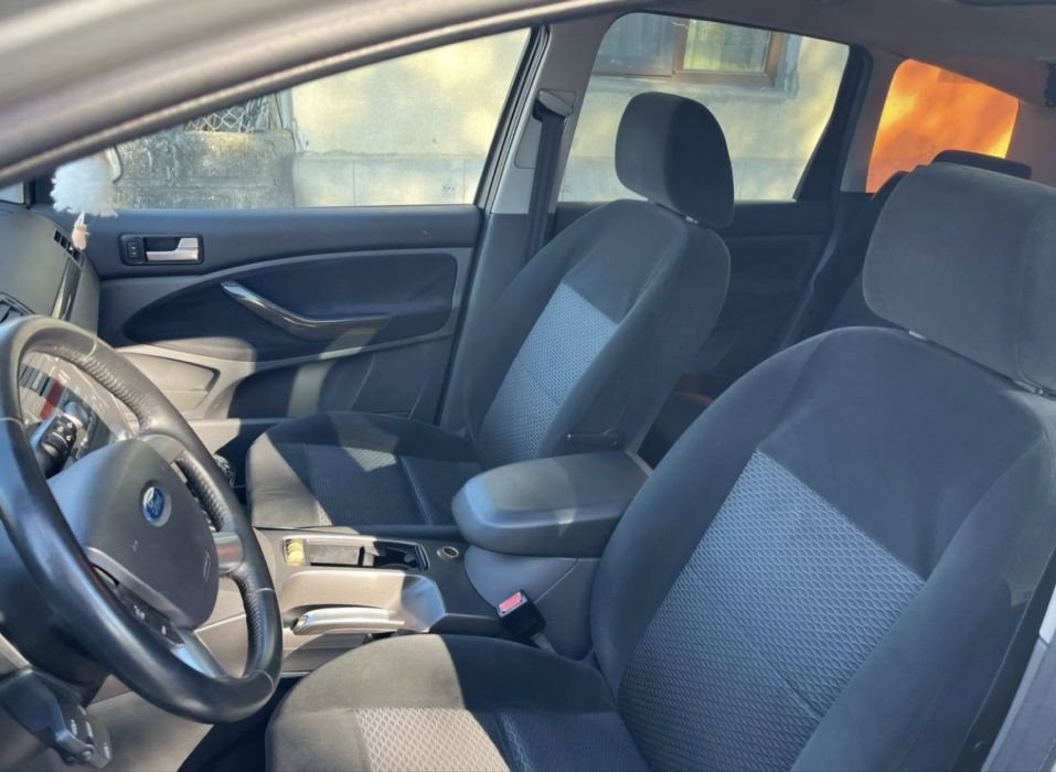 Ford C-Max 2008г обслужен