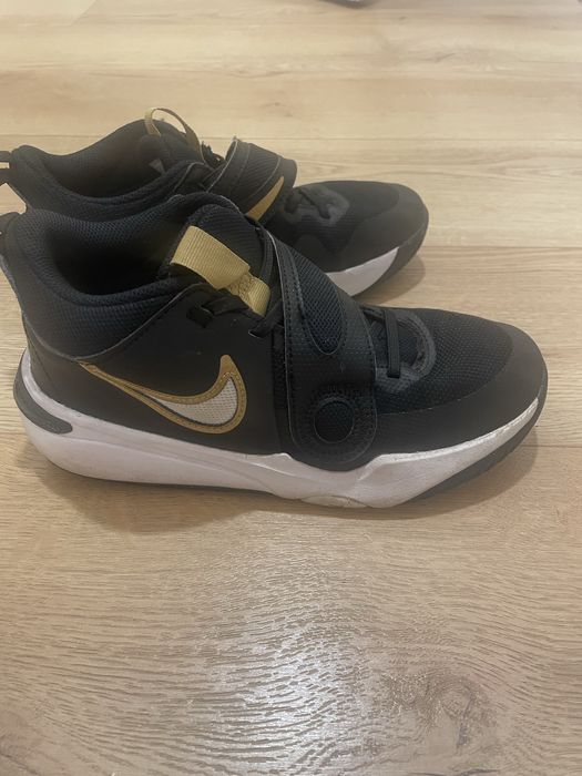 Маратонки Nike husttle