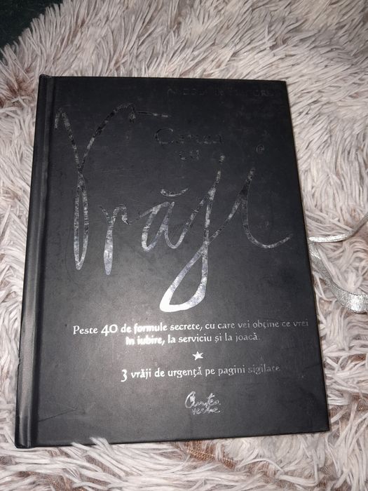 Rara Carte de vraji ritualuri grafica deosebita imagini color colectie