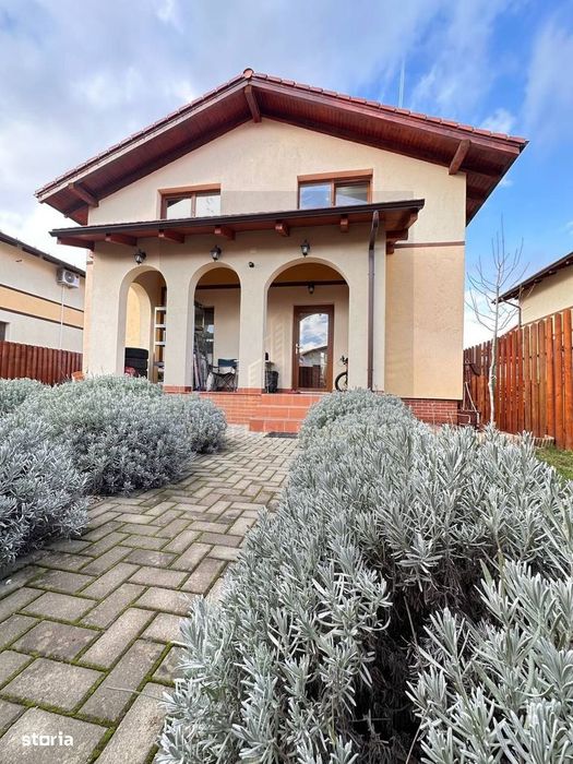 Casă modernă de vânzare în Cristian, Brașov