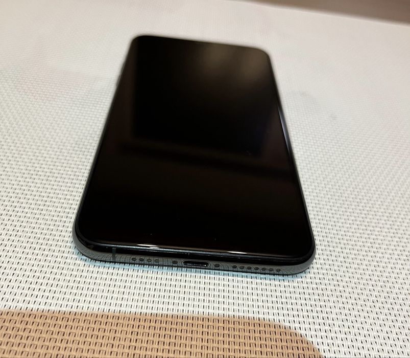 Vând Iphone 11 Pro Max , 64GB , functional si gata de utilizare!