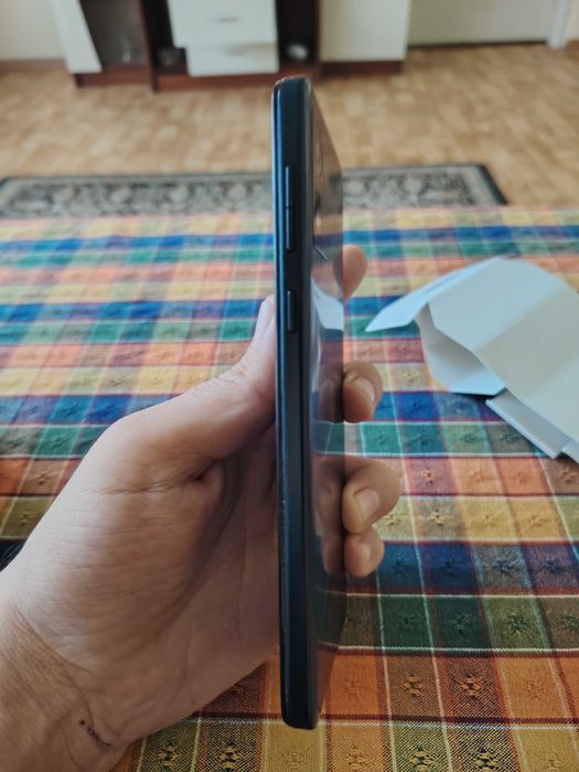 Продавам Motorola moto e13 8RAM 128Gb