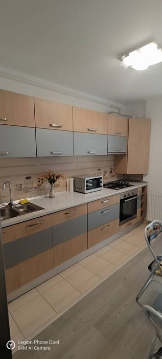 închiriez ap 3 camere, persoana fizica