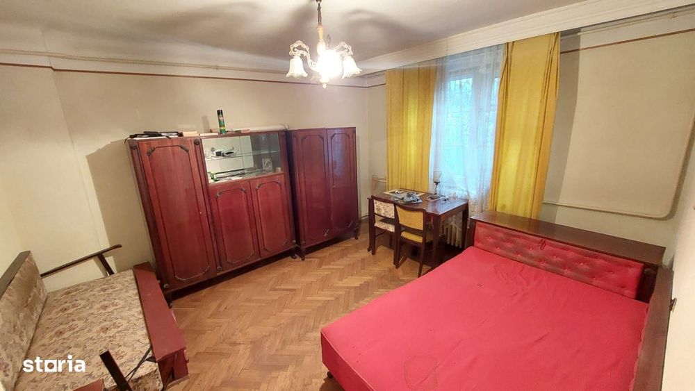 Casă bătrânească, 92 mp, teren 542 mp, zona Tache, Bacău