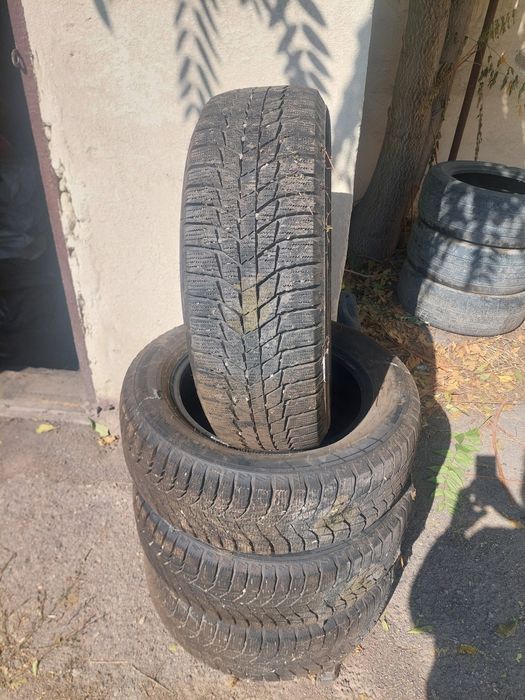 Продам б/у зимние шины