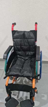 Детская коляска для детей с инвалидностью
