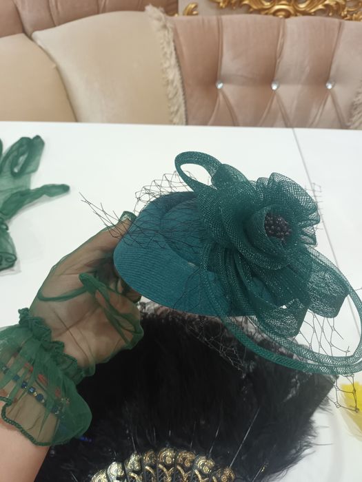 Капела със ръкавици