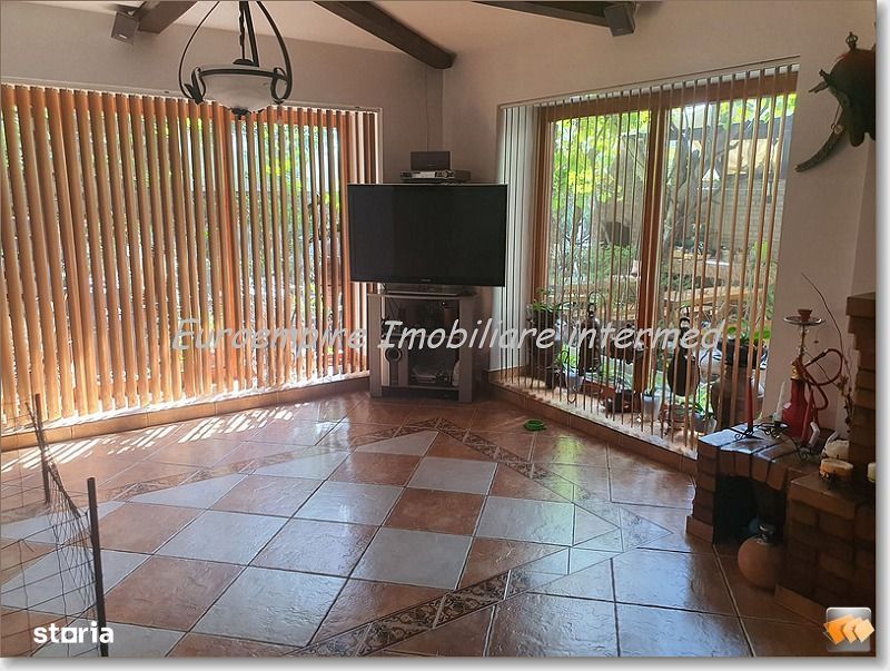 Pensiune 14 camere de vanzare Eforie Nord