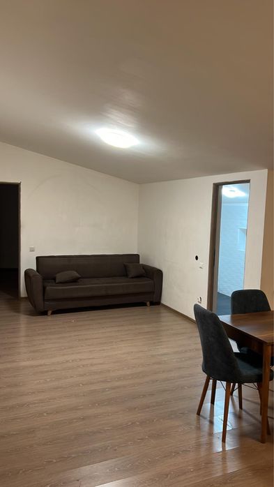 casa la curte 3 camere