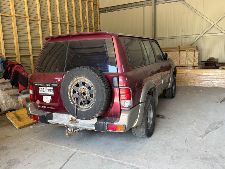 Nissan Patrol Y61