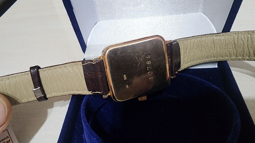 Золотые часы.с паспортом.