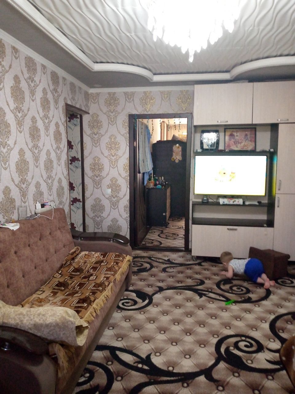 Срочно продается 2 ком квартира в 8 мкр через ипотеку можно