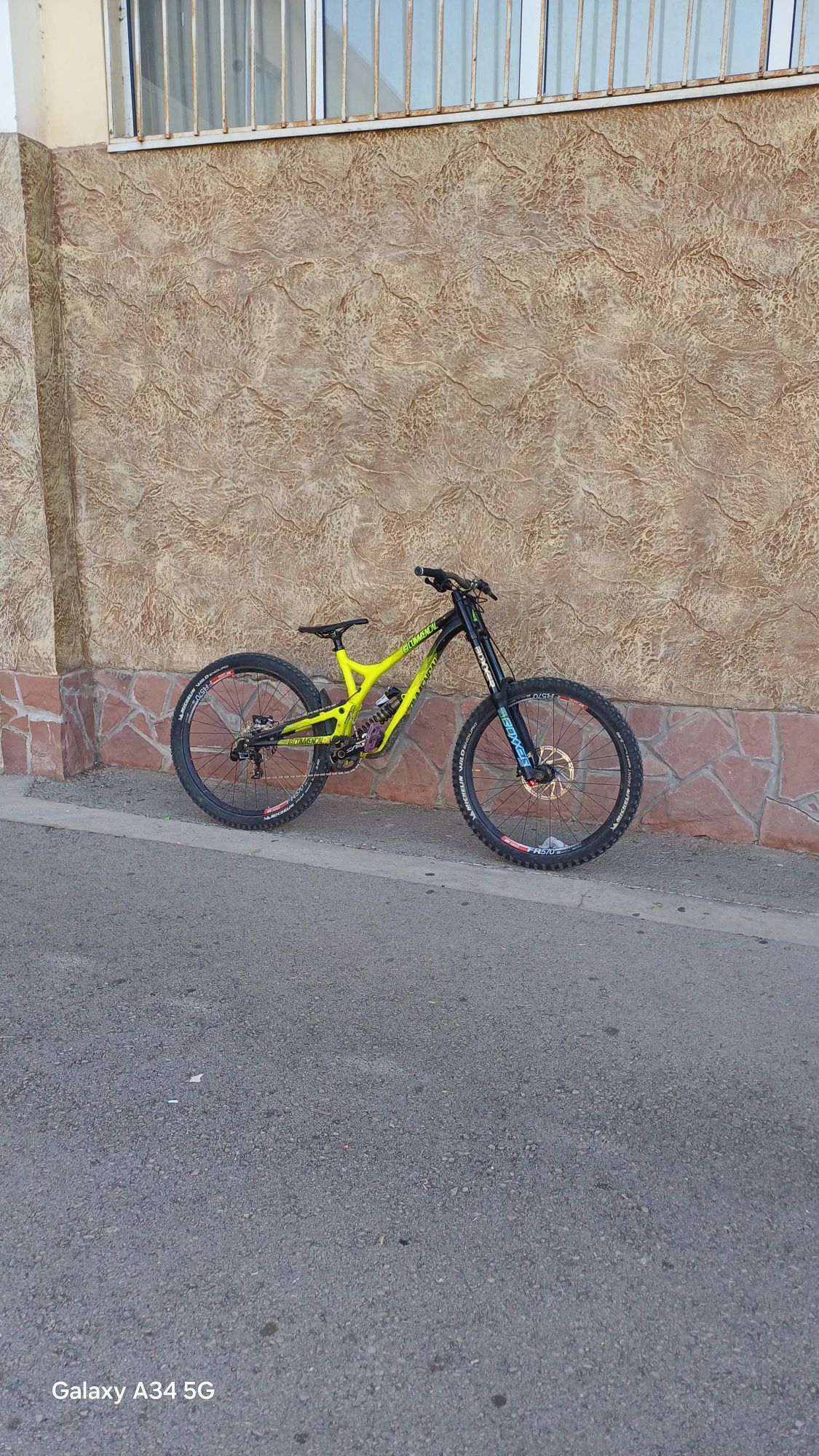 Commencal Supreme V4