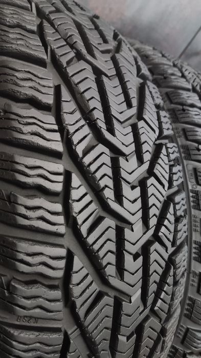 2бр зимни гуми 195/65/15 Taurus Winter 
dot23
7.7mm
Много добро състоя