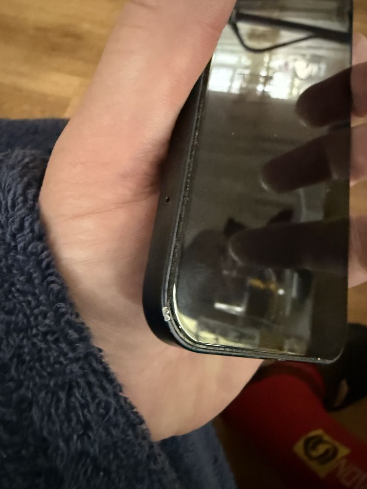 Продам IPhone 12 в отличном состоянии