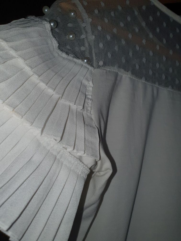 Ефирна бяла блуза