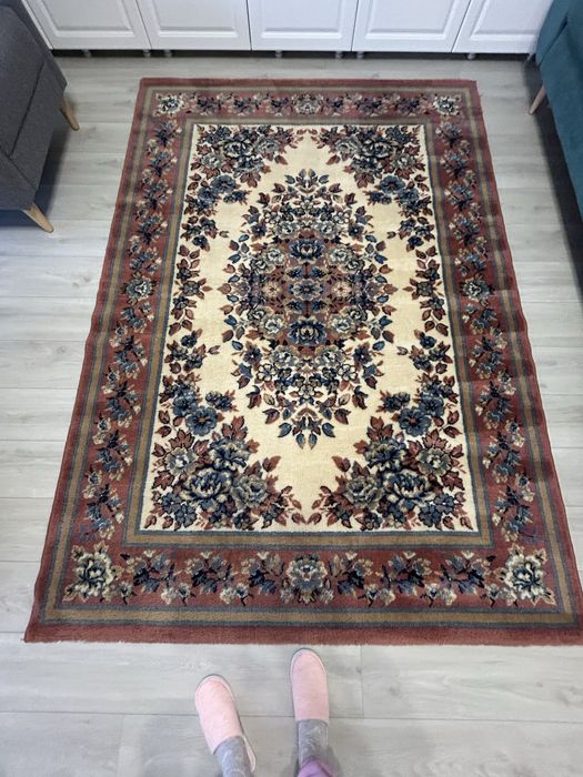 Covor persan original cu medalion in stare impecabila