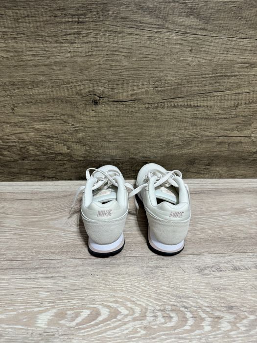 Nike Sportwear Venture Runner Femei New 36