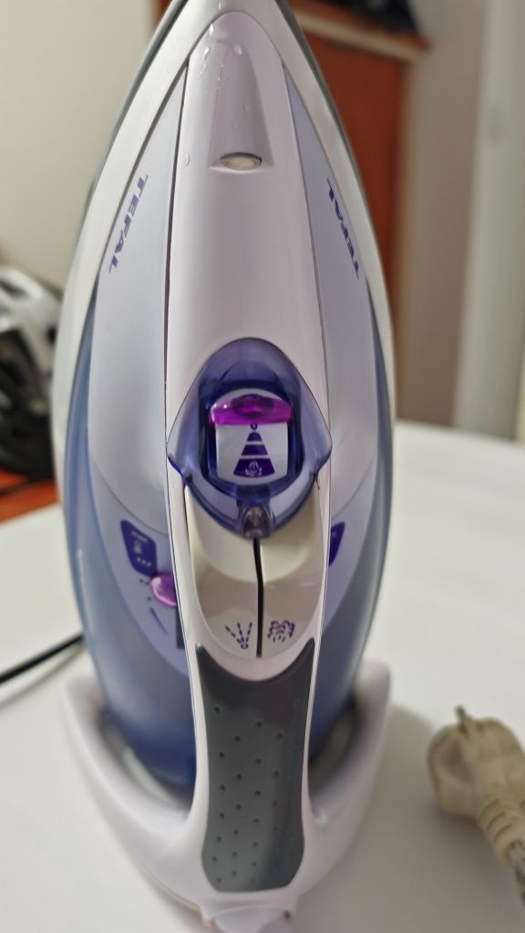 Парна ютия Tefal