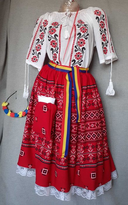 Costum popular pentru adulti,marime XL