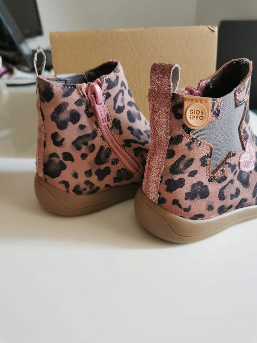 Боти от естествена кожа