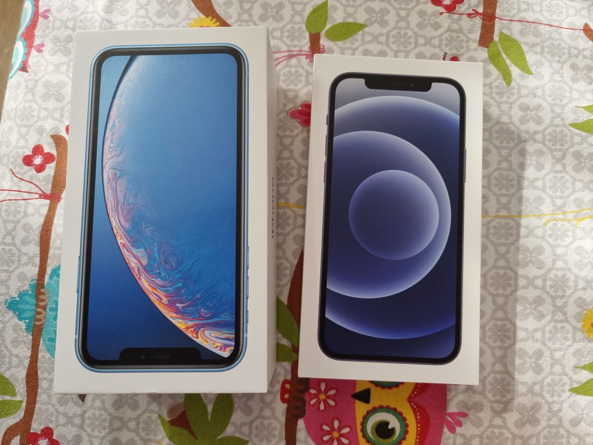 Cutii Iphone 12 si XR cu accesorii