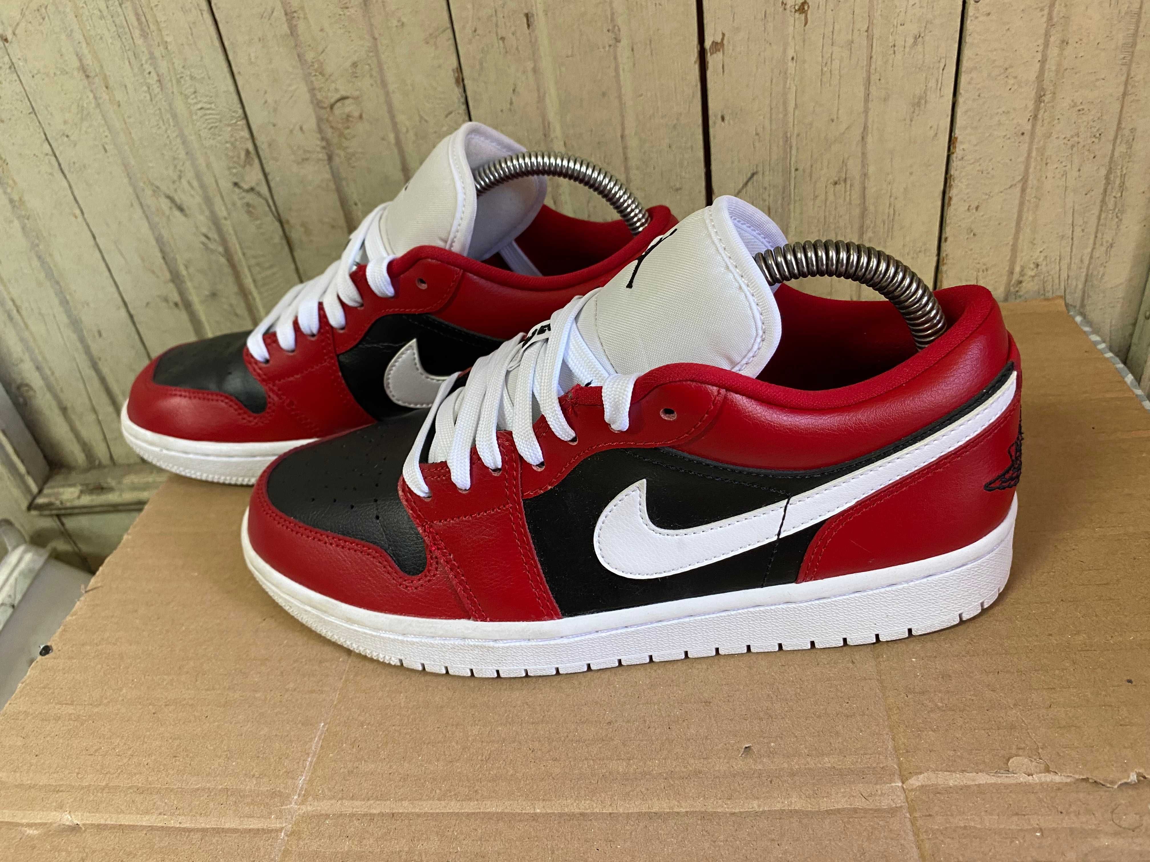 ''Nike Jordan 1 Low Chicago Flip''оригинални маратонки 40.5 номер