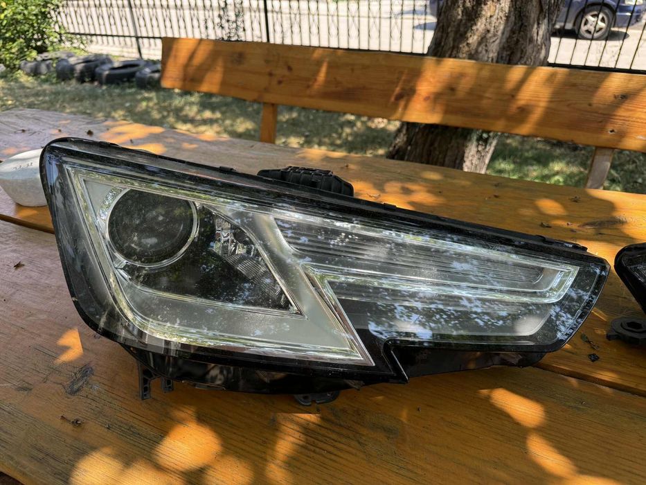 Кеснонов фар за ауди а4 б9