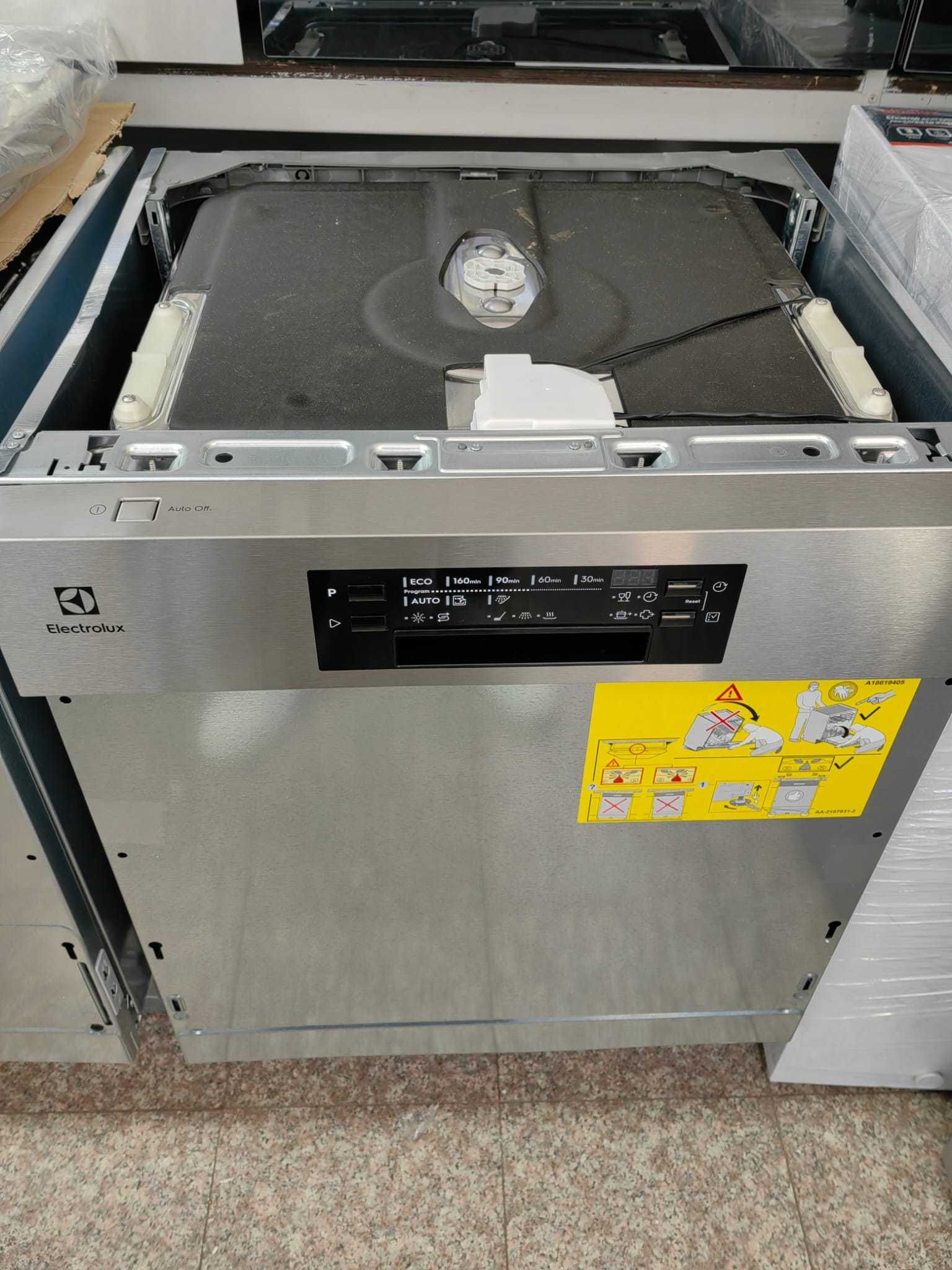 Masina de vase noua resigilata  Electrolux EEM48200IX- STOC EPUIZAT