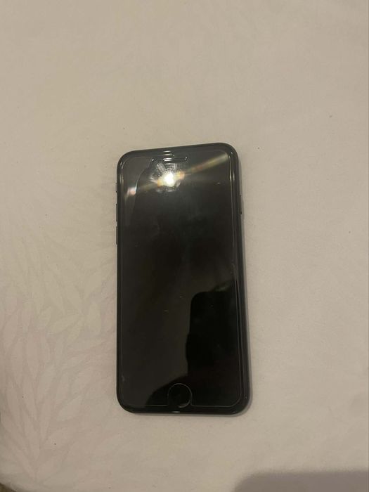 iPhone SE 3 gen 2022 128gb + Гаранция