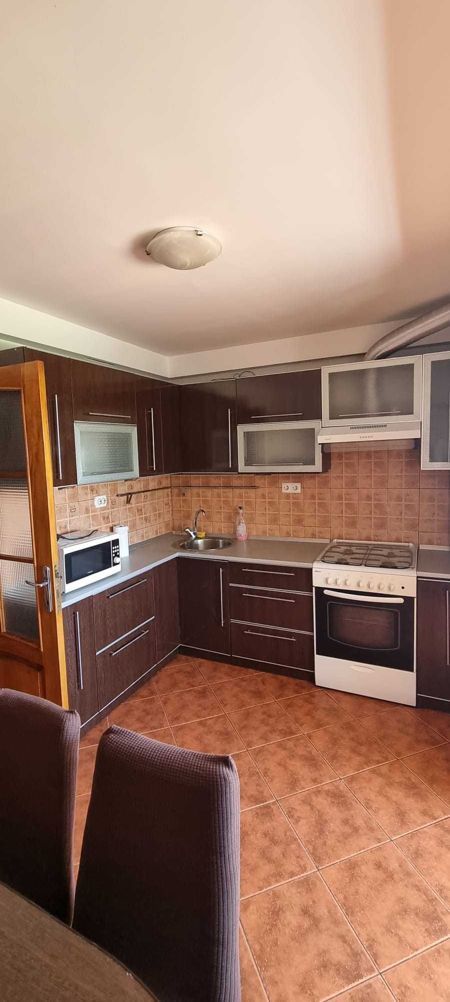 Apartament 3 camere de inchiriat